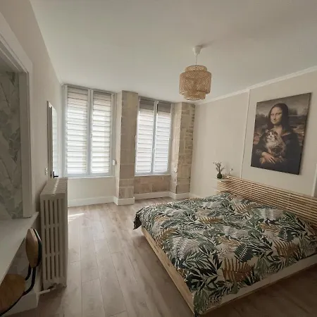 La Cour Du Prince: Cozy Ground Floor With Terrace Near Station Apartment *