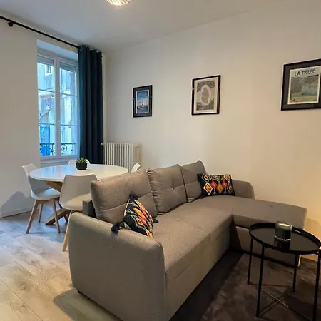 La Cour Du Prince: Cozy Ground Floor With Terrace Near Station Apartment *