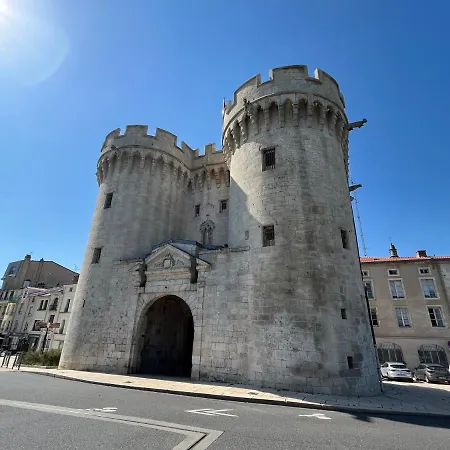 La Cour Du Prince: Cozy Ground Floor With Terrace Near Station