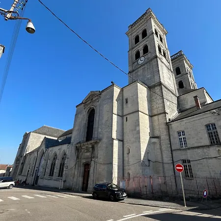 La Cour Du Prince: Cozy Ground Floor With Terrace Near Station Verdun-sur-Meuse