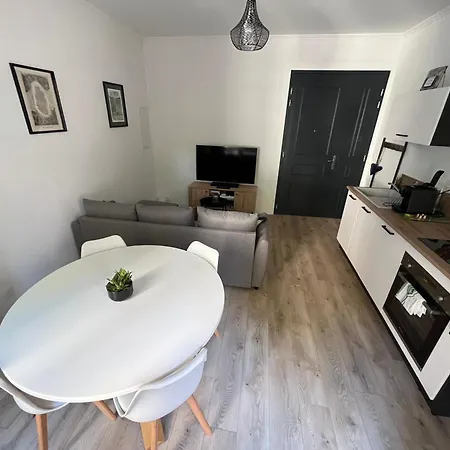 La Cour Du - F2 Centre-ville Avec Cour Appartamento *