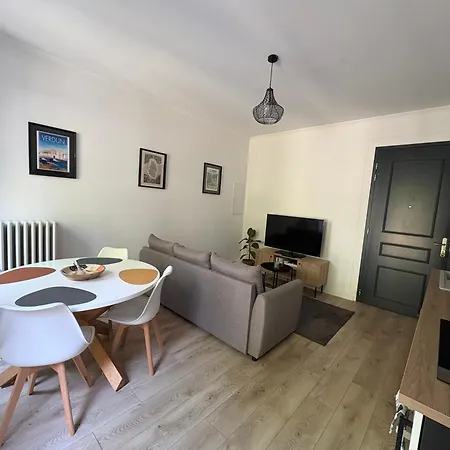 La Cour Du Prince: Cozy Ground Floor With Terrace Near Station * Verdun-sur-Meuse