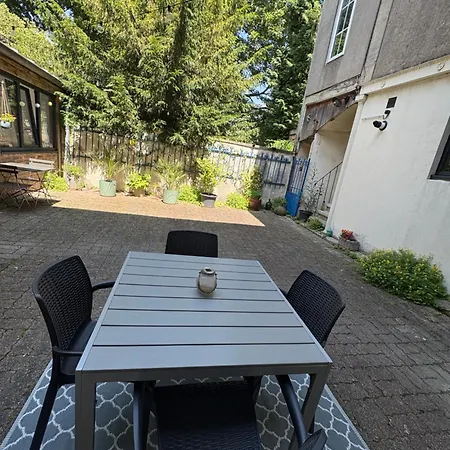 Apartment La Cour Du Prince: Cozy Ground Floor With Terrace Near Station *