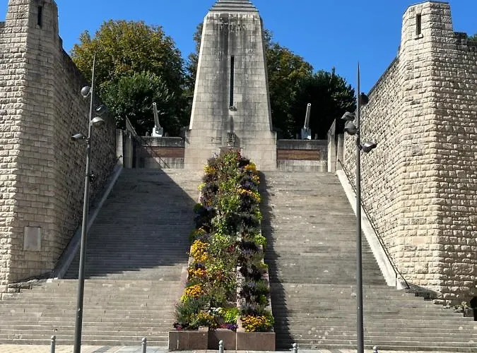 La Cour Du - F2 Centre-ville Avec Cour Lejlighed Verdun-sur-Meuse