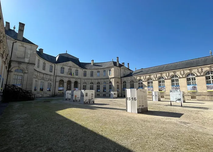 La Cour Du - F2 Centre-ville Avec Cour Верден-сюр-Мёз