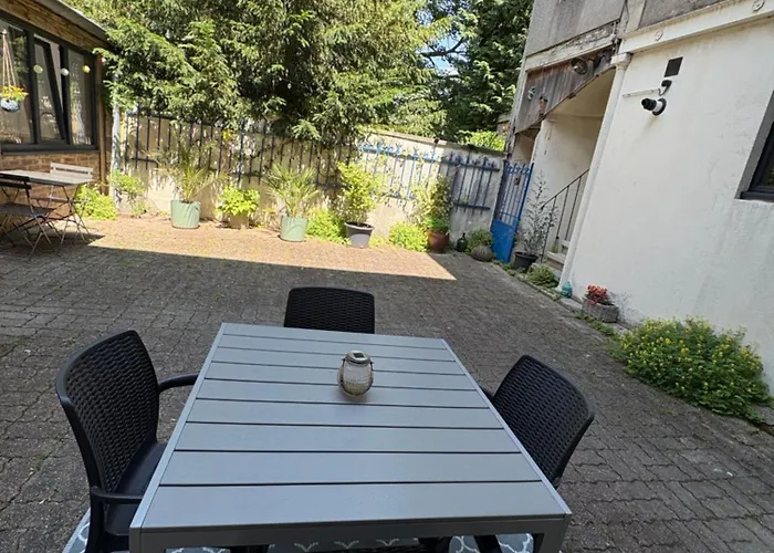 Апартаменты La Cour Du - F2 Centre-ville Avec Cour *